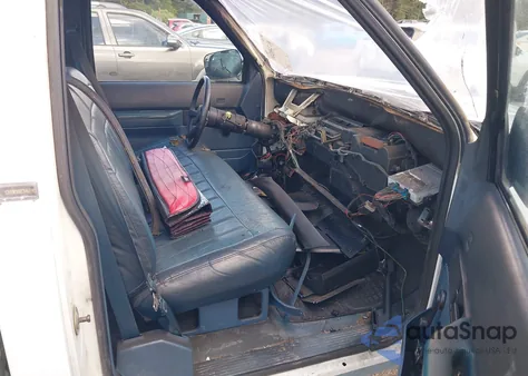 1989 Chevrolet Gmt-400 C1500 z USA, uszkodzony, nr VIN 1GCDC14K6KE167088